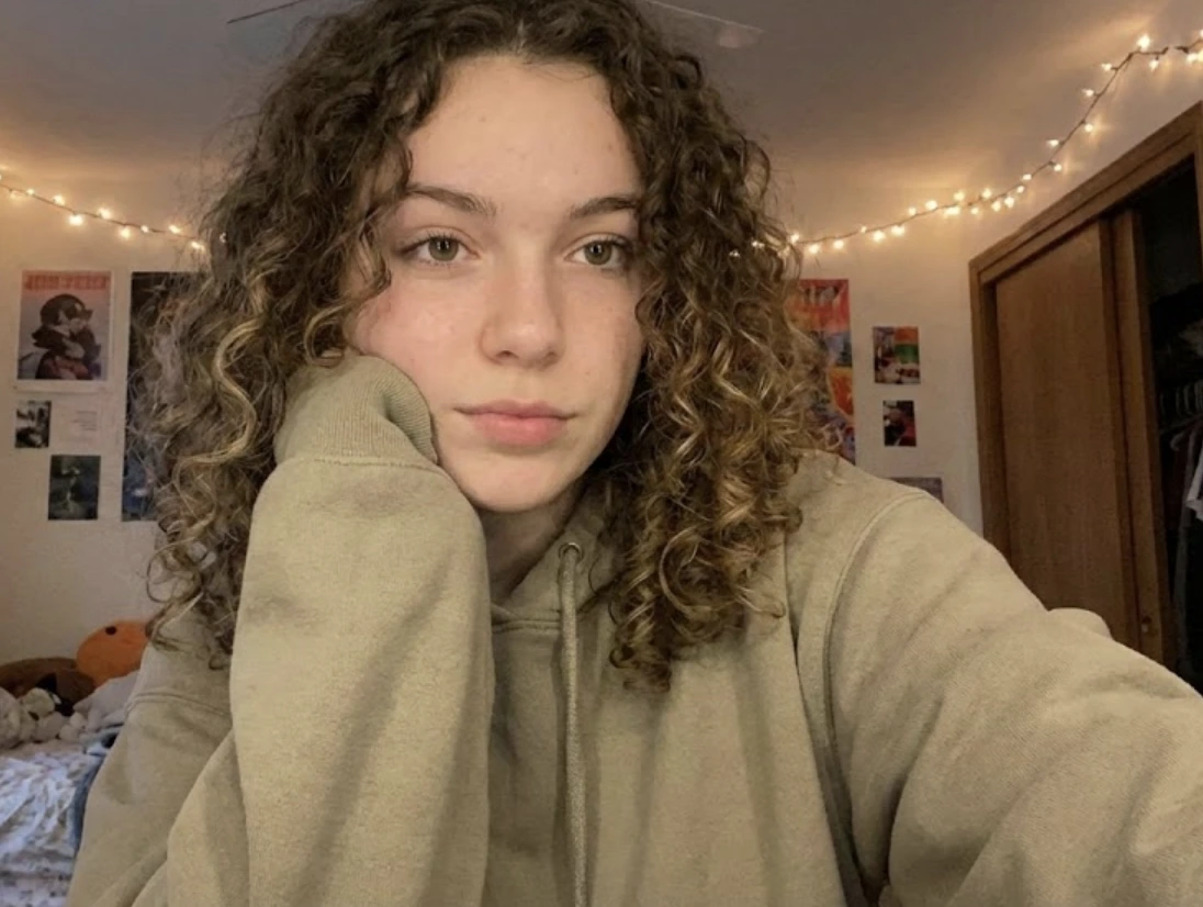Ellie - Cozy & Genuine AI companion